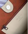 Сумка Louis Vuitton Carmel Mahina Bag Cream